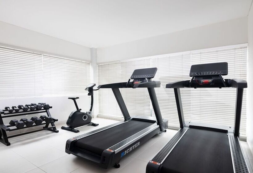 בית מלון כפרי Santika Bogor