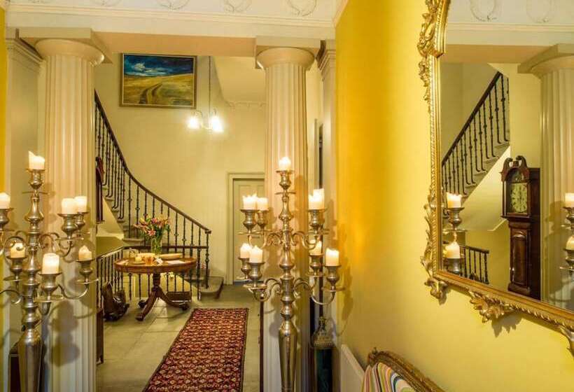 ホテル Six Brunton Place Guest House