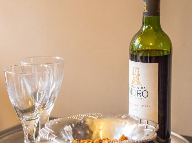 ホテル Six Brunton Place Guest House