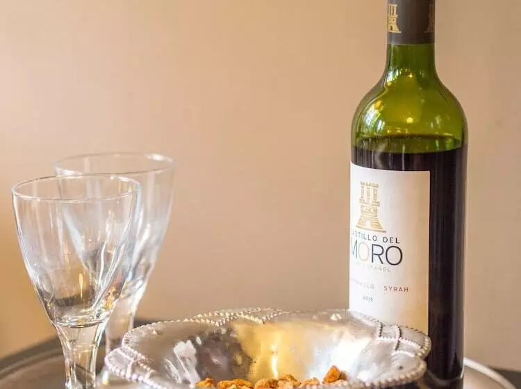 酒店 Six Brunton Place Guest House