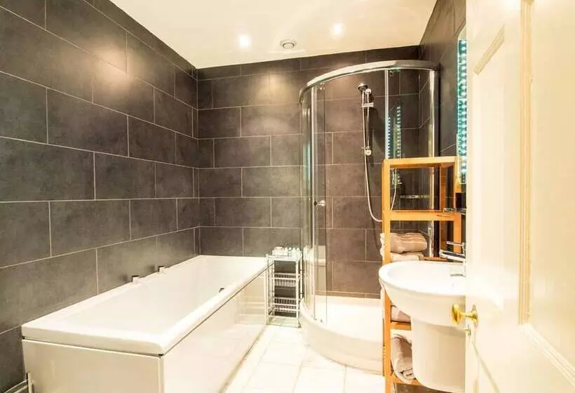 酒店 Six Brunton Place Guest House