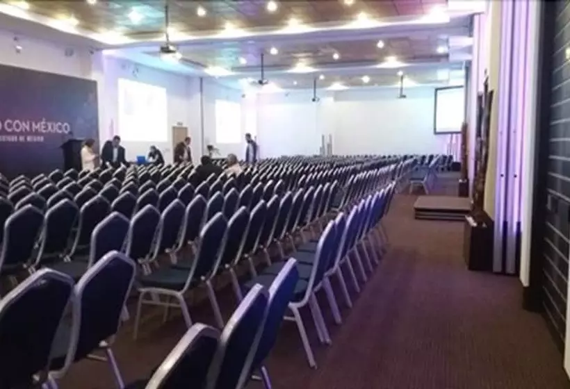 Hotel Suites Inn La Muralla Metepec