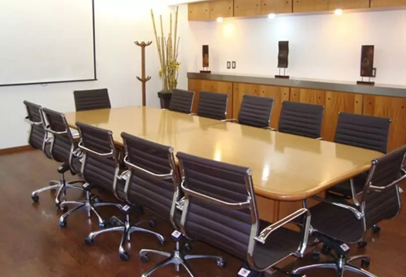 Hotel Suites Inn La Muralla Metepec