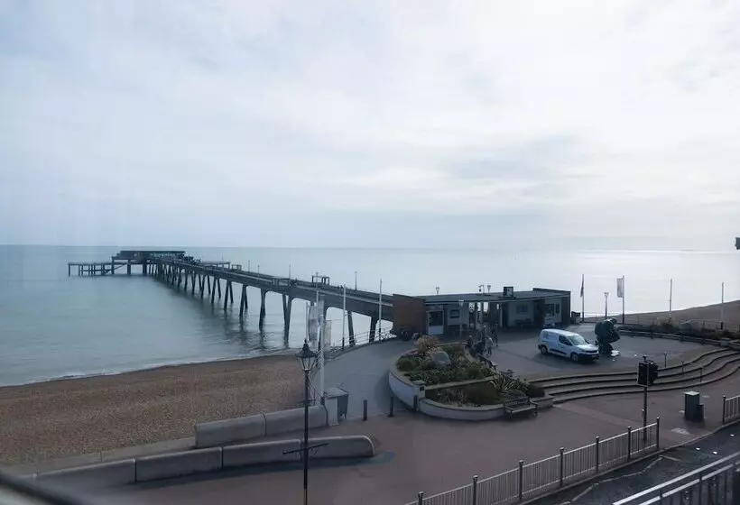 هتل The Clarendon