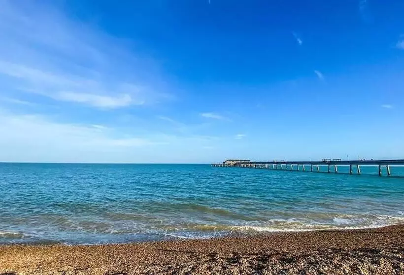 هتل The Clarendon