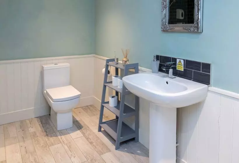 هتل The Clarendon