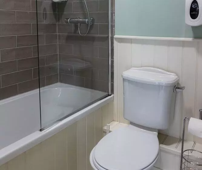 هتل The Clarendon