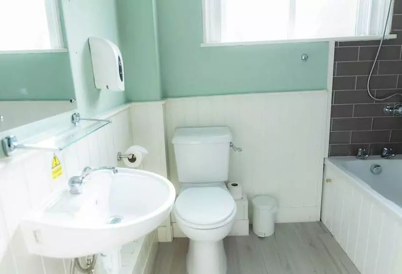 هتل The Clarendon