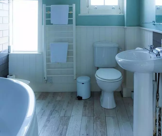 هتل The Clarendon