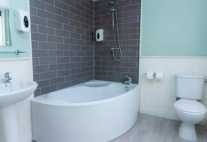 هتل The Clarendon