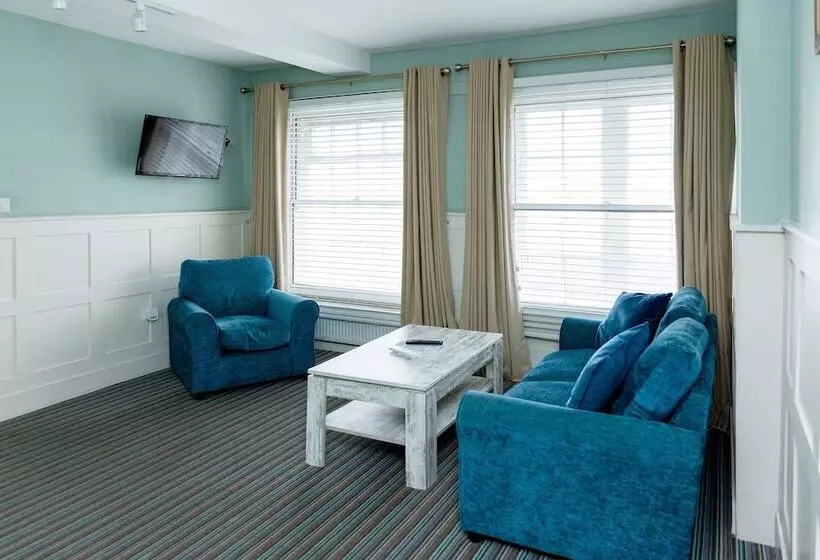 هتل The Clarendon