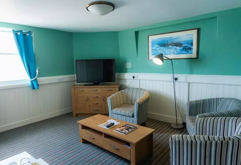 هتل The Clarendon