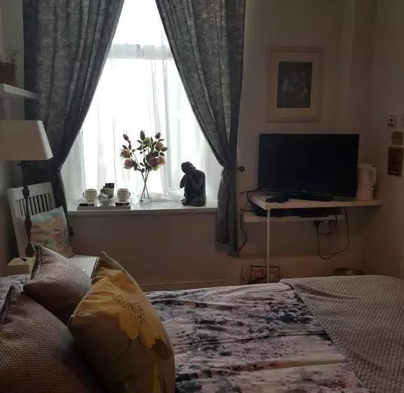 Отель The Pavilion Guest House