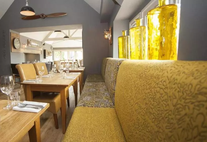 ホテル The Ragged Cot