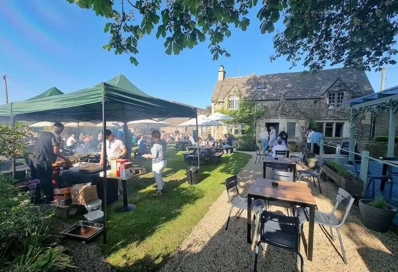 ホテル The Ragged Cot