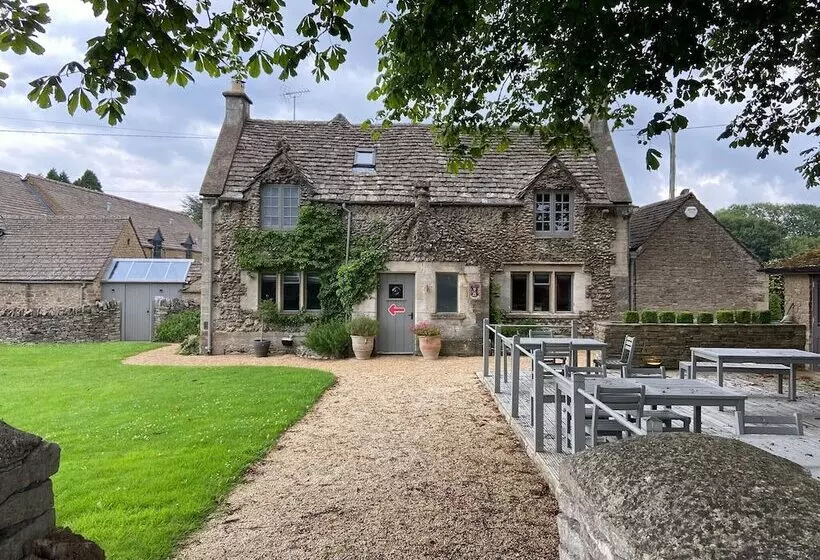 ホテル The Ragged Cot