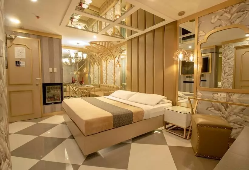 Отель Victoria Court Hillcrest Pasig