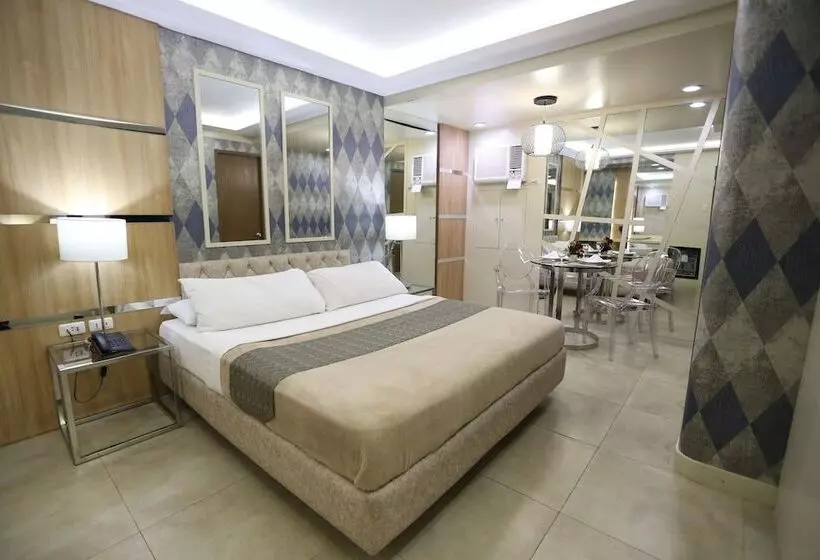 Отель Victoria Court Hillcrest Pasig