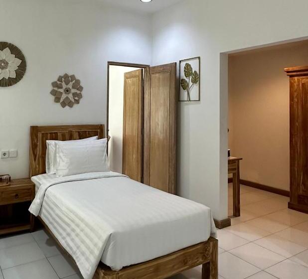 إقامة Lubdhaka Canggu