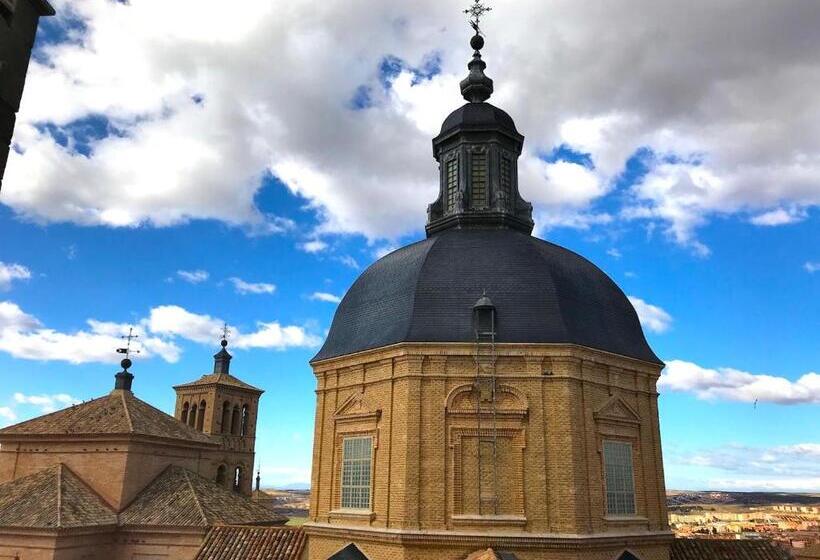 فندق صغير Oasis Backpackers' Toledo