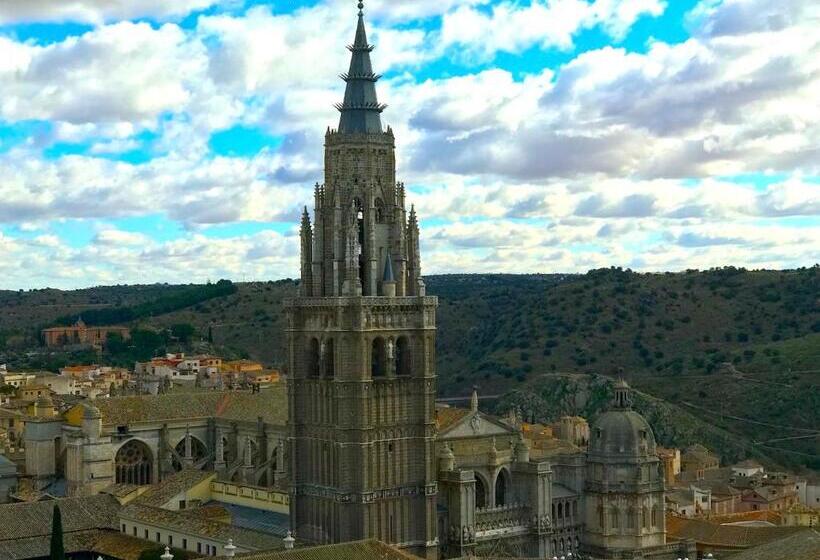 فندق صغير Oasis Backpackers' Toledo