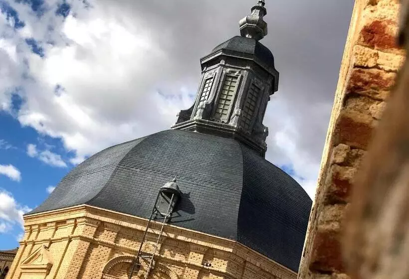 هاستل Oasis Backpackers' Toledo