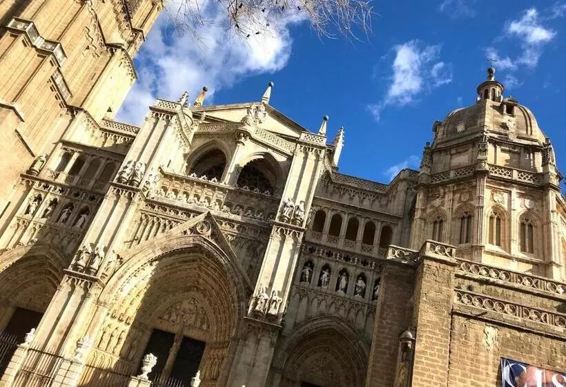 هاستل Oasis Backpackers' Toledo