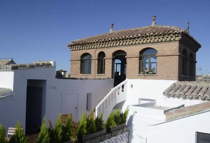 هاستل Oasis Backpackers' Toledo