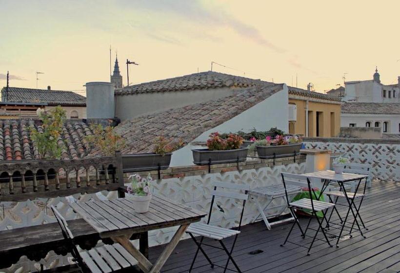 فندق صغير Oasis Backpackers' Toledo