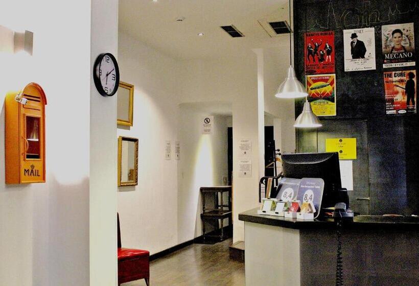 فندق صغير Oasis Backpackers' Toledo