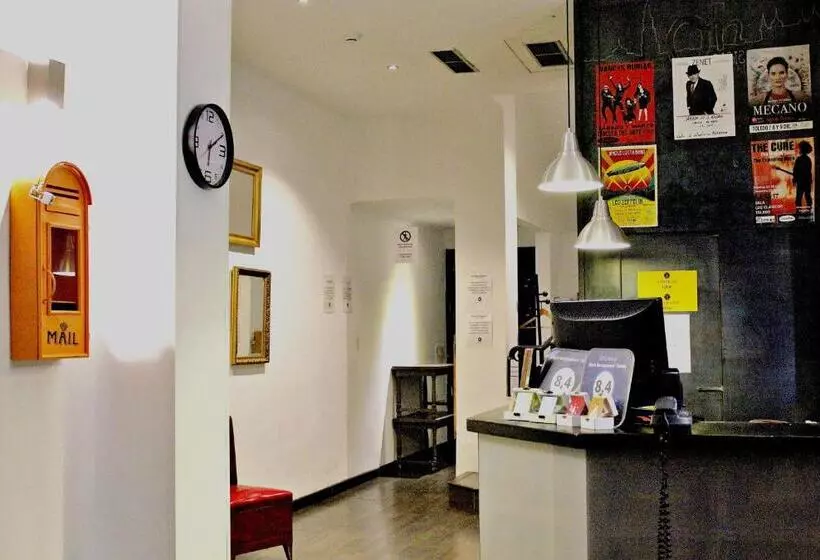 هاستل Oasis Backpackers' Toledo