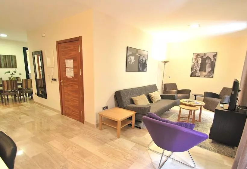 Apartamentos Living Sevilla Centro Maestranza