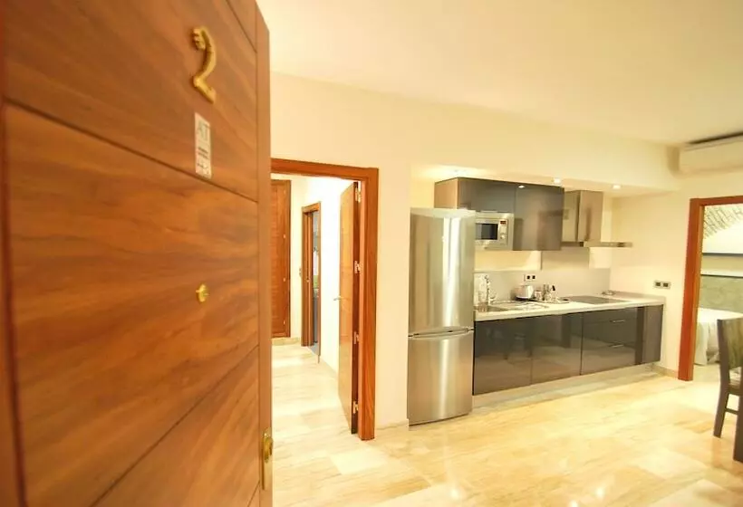 Apartamentos Living Sevilla Centro Maestranza
