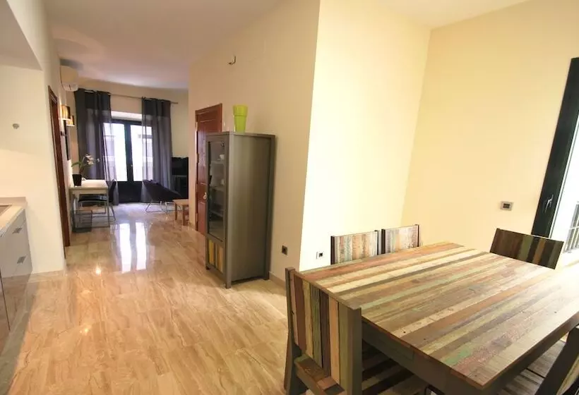 Apartamentos Living Sevilla Centro Maestranza