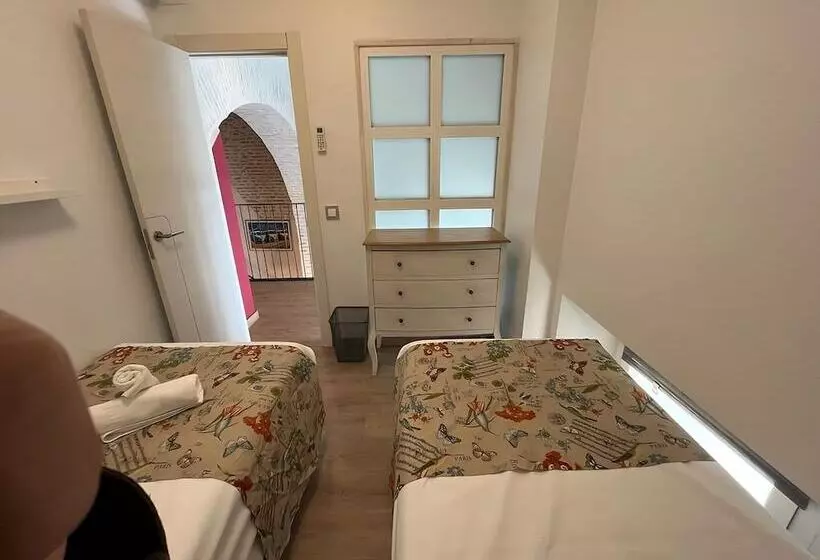 Apartamentos Living Sevilla Centro Maestranza