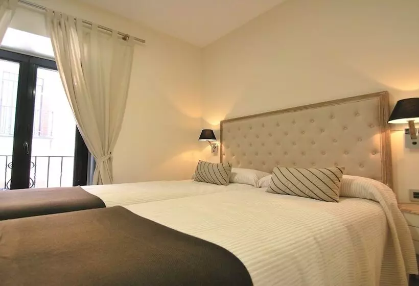 Apartamentos Living Sevilla Centro Maestranza