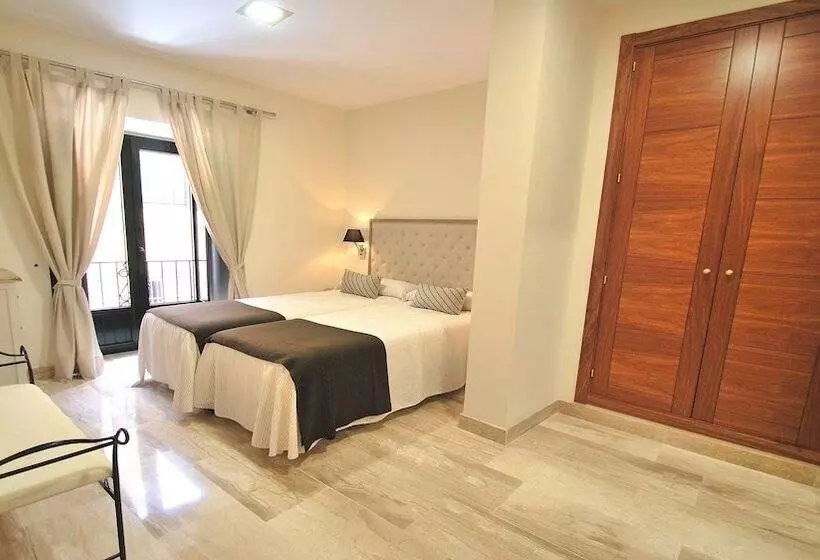 Apartamentos Living Sevilla Centro Maestranza