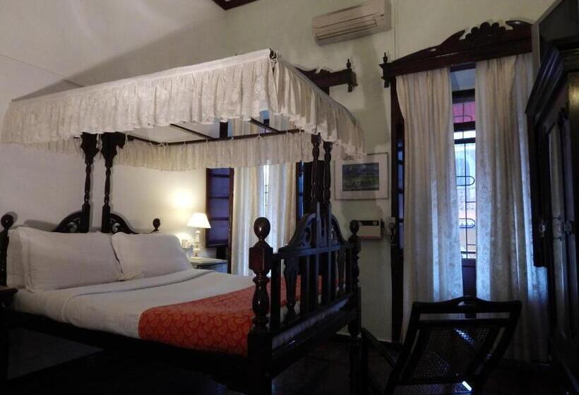 مبيت وإفطار Welcomheritage Panjim Inn