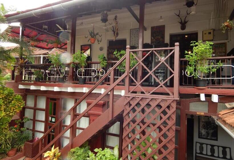 مبيت وإفطار Welcomheritage Panjim Inn