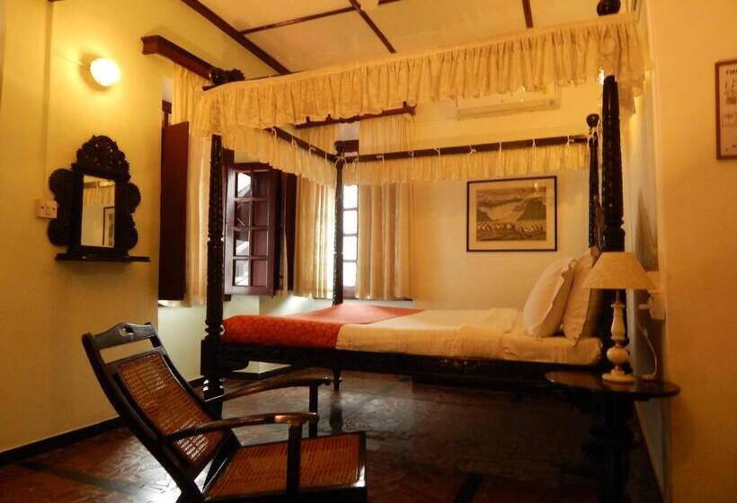 مبيت وإفطار Welcomheritage Panjim Inn