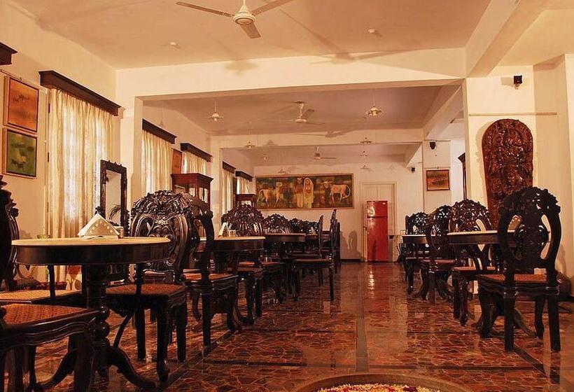 مبيت وإفطار Welcomheritage Panjim Inn