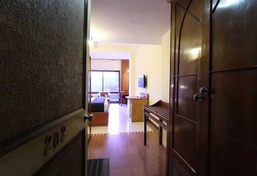 Отель Capital O 1780 Belsons Taj Mahal