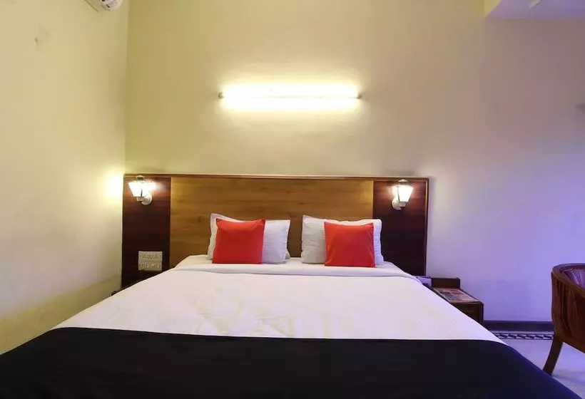 Отель Capital O 1780 Belsons Taj Mahal