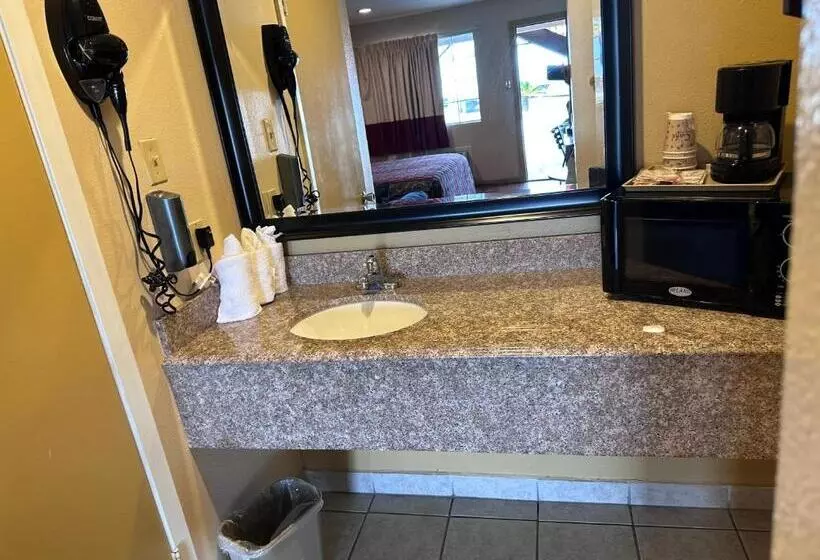 Отель Colonial Inn Hammond