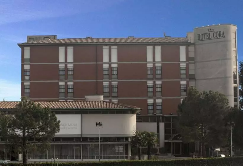 هتل Cora