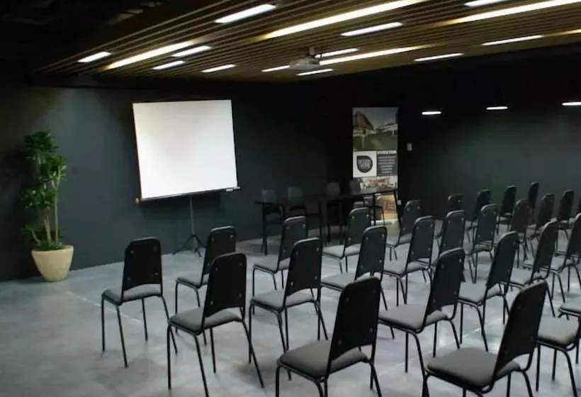 Отель Design & Wine