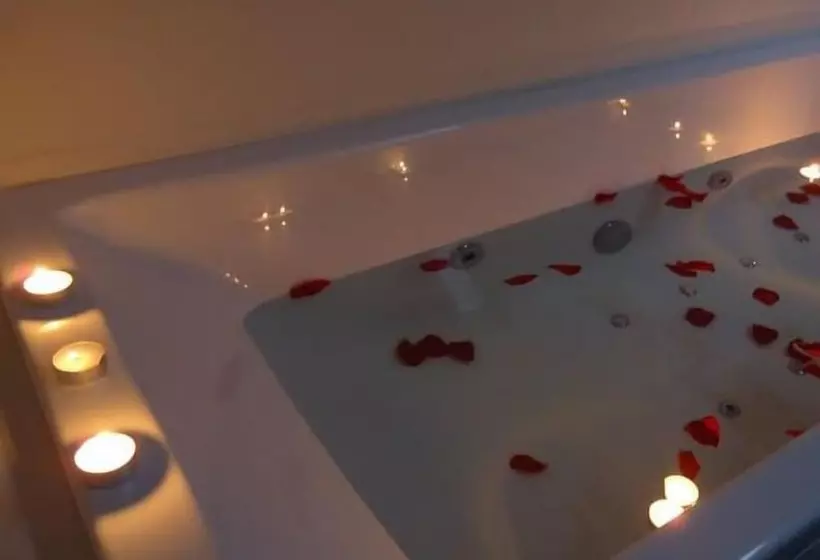 Отель Design & Wine