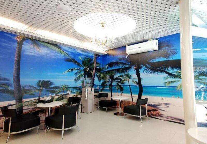 هتل Happiness Inn