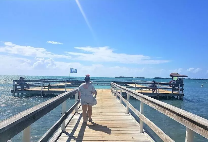 هتل La Jamaca Island Vibe