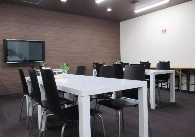 Hotel Livemax Budget Kobe